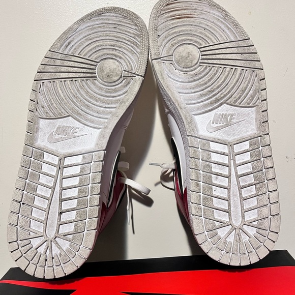 2019 Mens Nike Air Jordan 1 Mid White Chicago Red Black White Size 13 NDS - Picture 8 of 10